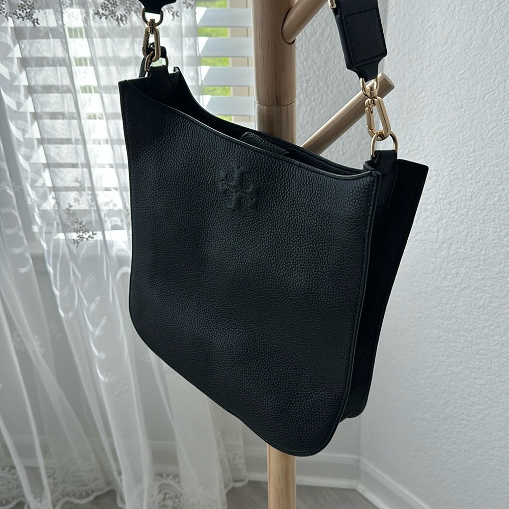 Tory burch crossbody bag
Not used